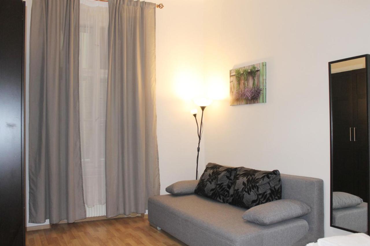 Modern Apartment Ve Smečkách 28 Prag Exterior foto